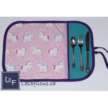 **DEFAUT IMPARFAIT***Licornes Napperon Personnalisé et Brodé NAP-IMP