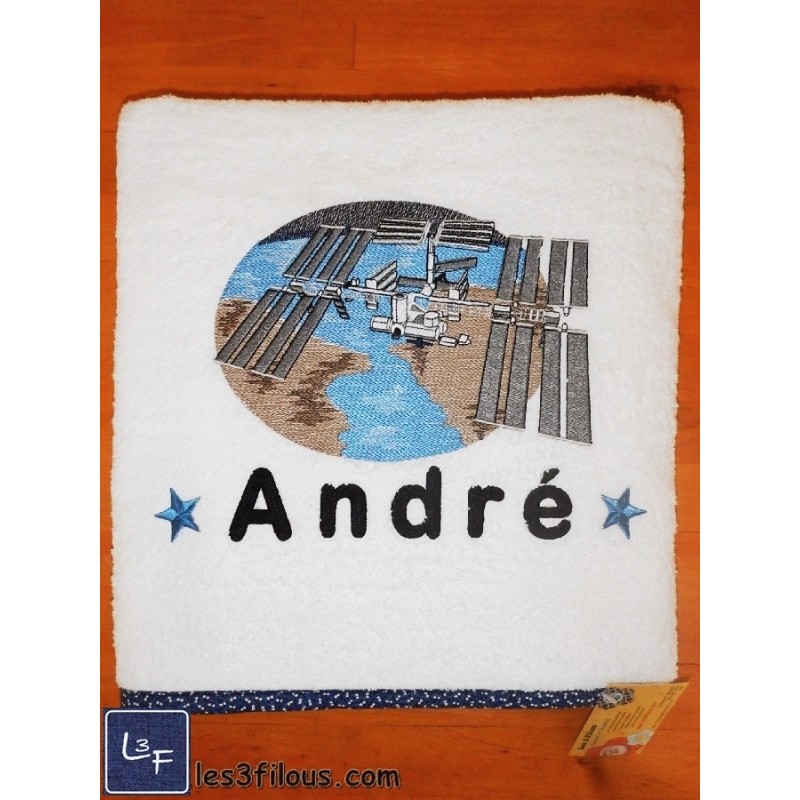Espace Drap de Bain Brodé et Personnalisé DRA-110