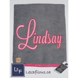 Prénom Logo Drap de Bain Brodé et Personnalisé DRA-118
