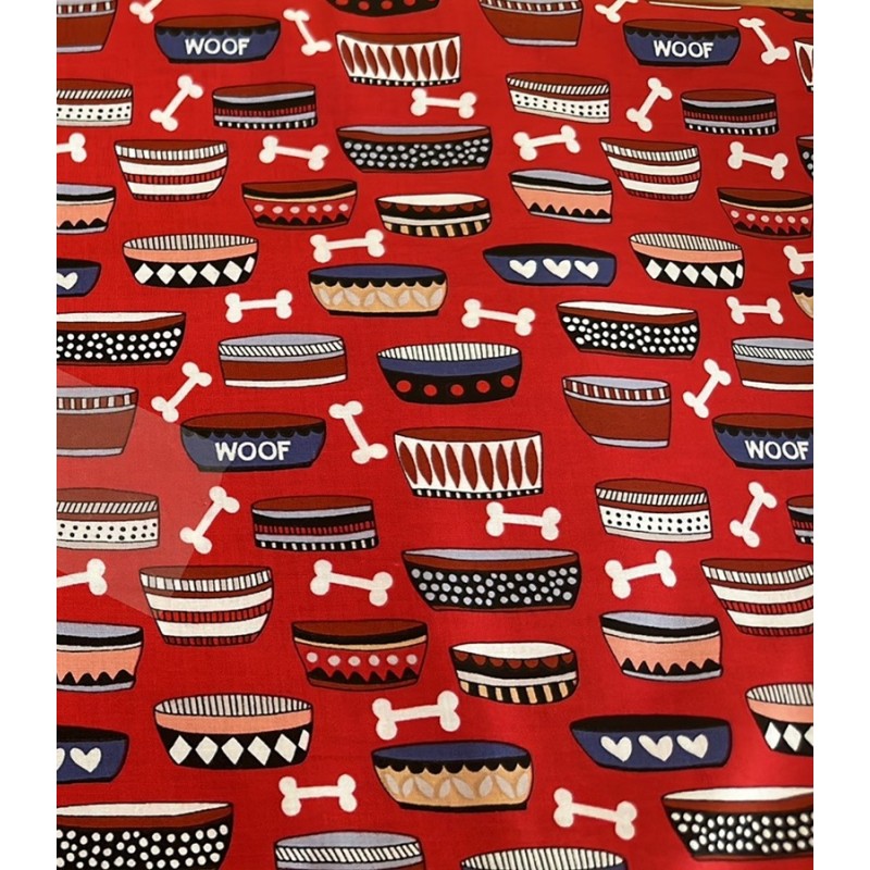 Chien Os et Bol sur Fond Rouge  Tissu TIS-0658