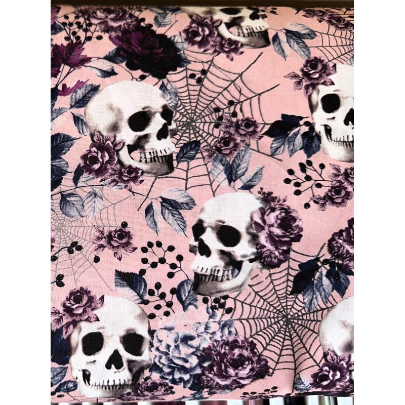 Tête de Mort Crane TIS-2513*