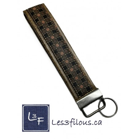 Porte Clefs Carreauté Bun sur fond Brun PC-202