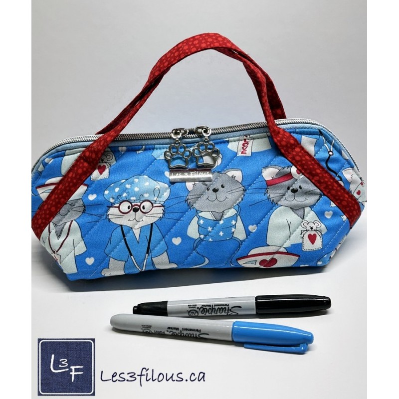 Petits Chats Médical Docteur Vétérinaire Pochette Mia tout usage ( Coffre à crayons, Trousse à maquillage, voyage) POC-143