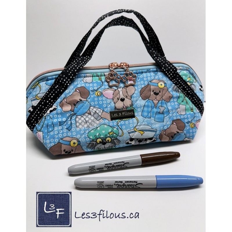 Petits Chien Personnel Médical Docteur Vétérinaire Pochette Mia  Coffre à crayons, Trousse à maquillage, Voyage) POC-156