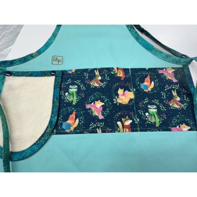 Animaux de la Foret en Hiver Renard Raton Laveur Ecureuil Tablier Enfant avec Essuie-mains Prêt à Broder TEN-334P