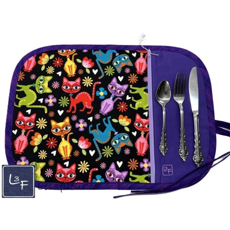 Chats de toutes les Couleurs Napperon avec Pochette Prêt à Broder Personnalisé NAP-476P