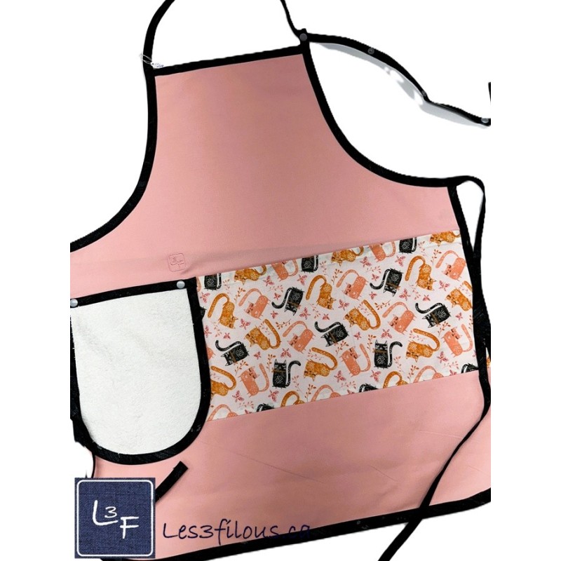 Chats Gris et Corail Tablier Rose Adulte avec Essuie-mains Prêt à Broder TEM-428P