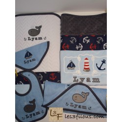 Baleine Nautique Serviette Capuchon Brodée et Personnalisée DOU-039