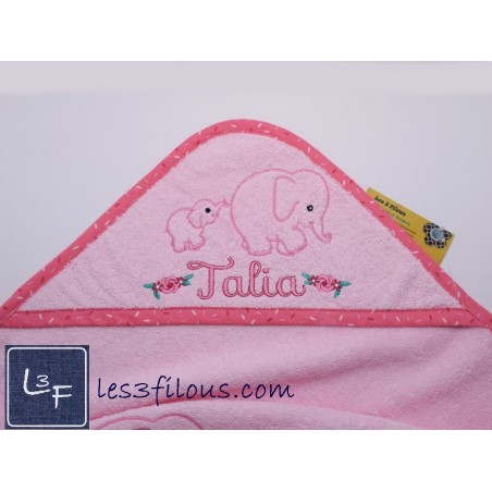 Elephant Famille Serviette Capuchon Brodée et Personnalisée DOU-046