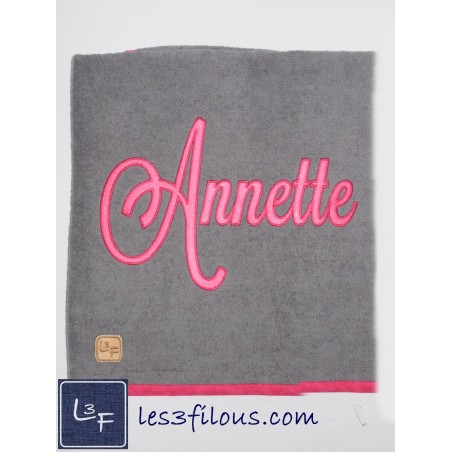 Prénom Logo Drap de Bain Brodé et Personnalisé DRA-118