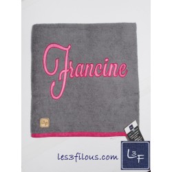 Prénom Logo Drap de Bain Brodé et Personnalisé DRA-118